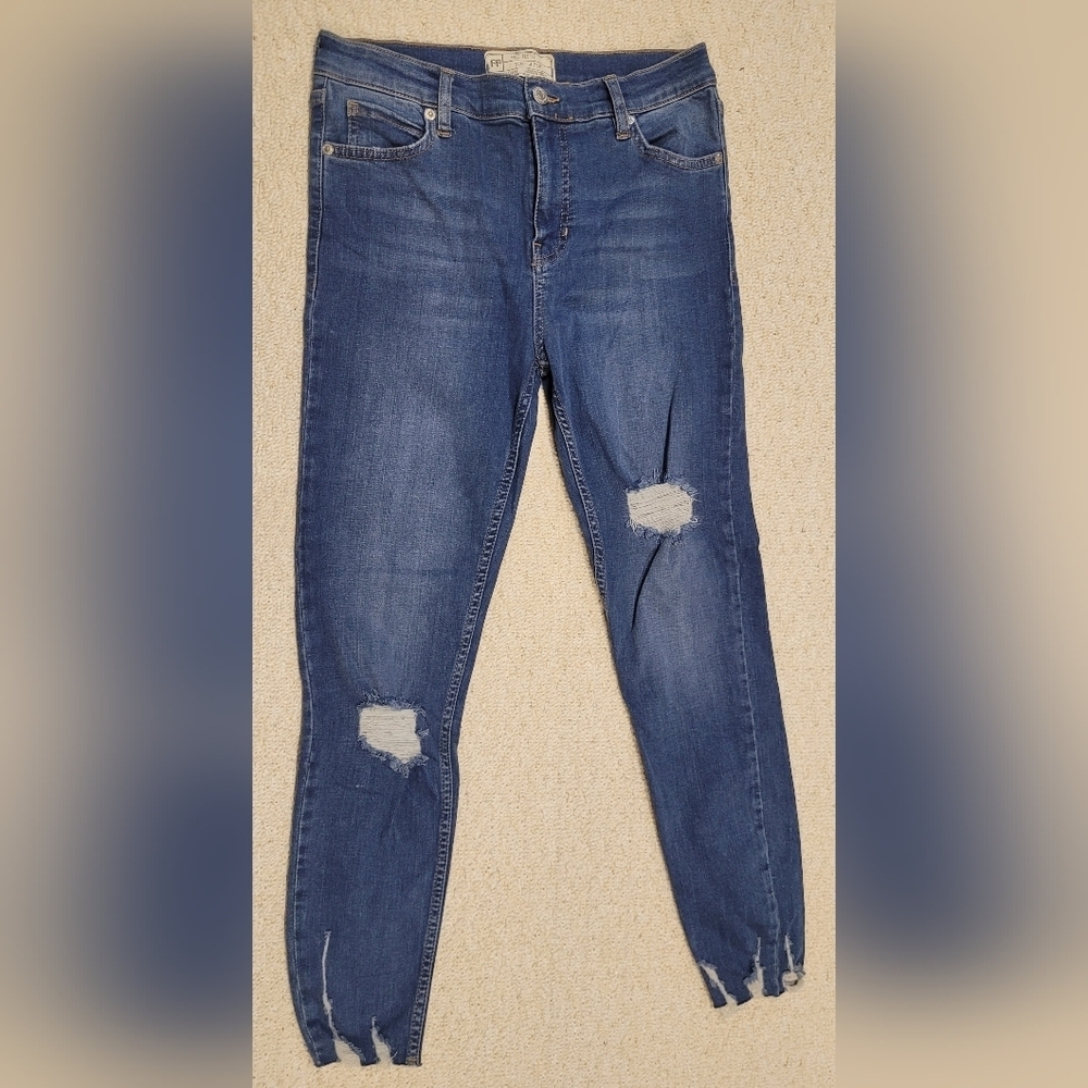 Free People High Rise Distressed Jeans Zipper Fly 28 / 6 Nice Condition